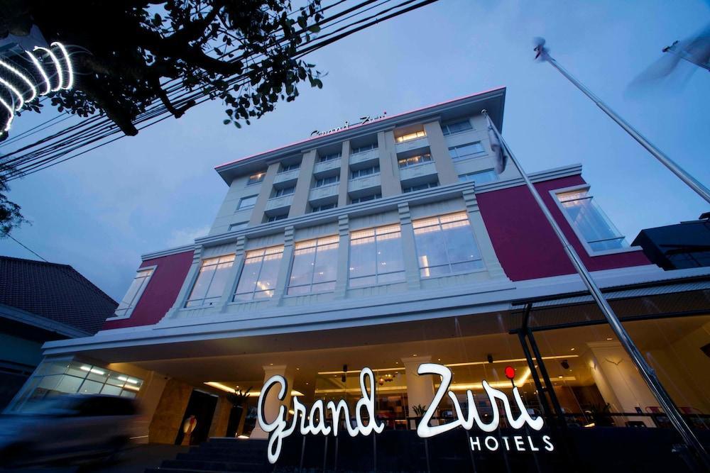 Grand Zuri Malioboro Hotel Yogyakarta Exterior photo