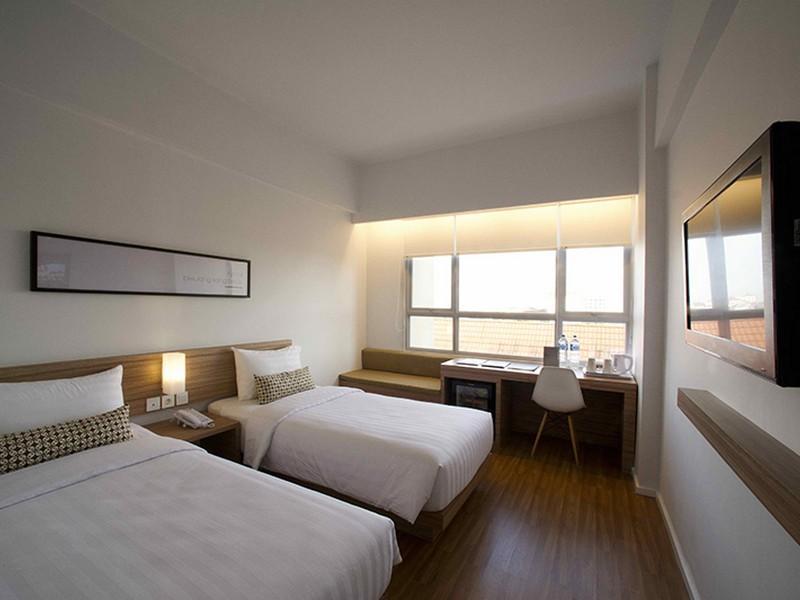 Grand Zuri Malioboro Hotel Yogyakarta Exterior photo